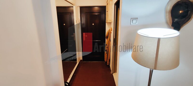 Cismigiu, Kogalniceanu, garsoniera de inchiriat.